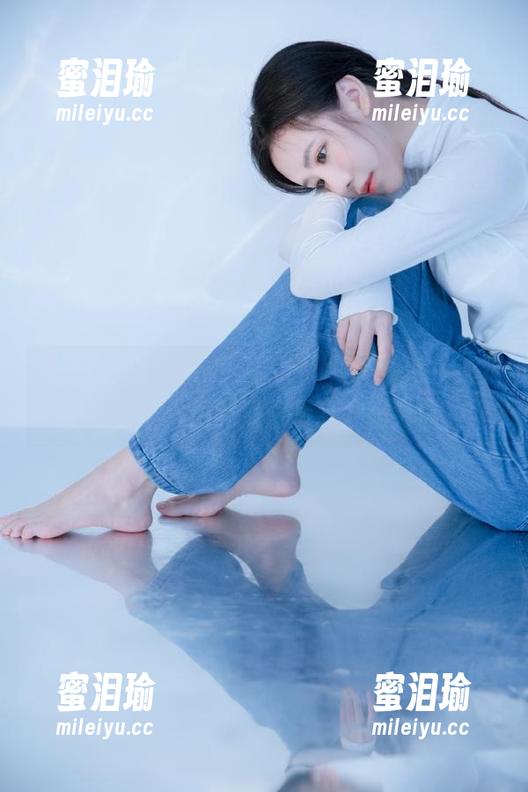 17吃瓜入口：潜入网络热点，水深火热的瓜田里狂欢吧！