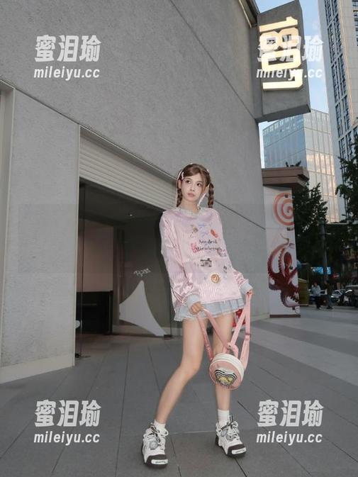 355fun 突然觉得355fun的链接像是无声的低语,屈指可数的窃窃私语