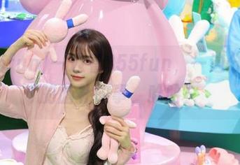 一边看355fun，一边分享我的脑补故事，哈哈！
