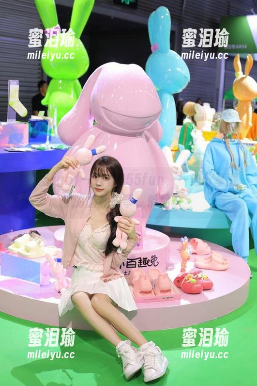 一边看355fun，一边分享我的脑补故事，哈哈！
