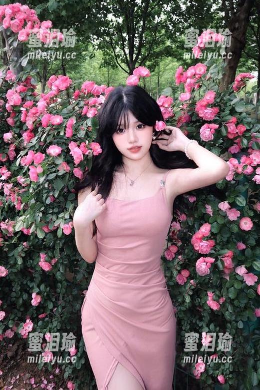 好奇心驱使，下载998.su，心里默默期待那些鲜艳的瓜！