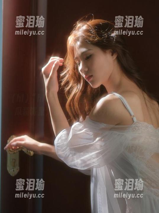 “hl02视频”里居然有个妹子把西瓜装嘴里，那画面…不太好再描述了！