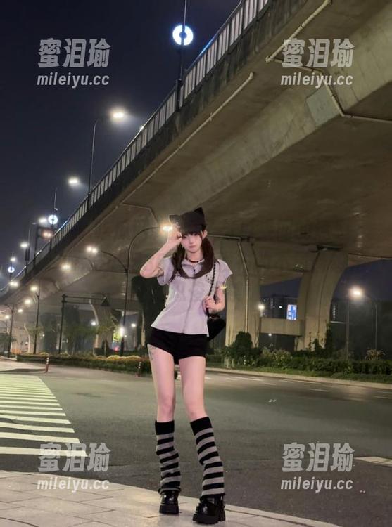 www.吃瓜网 在瓜子与瓜果间的迷思,www.吃瓜网36w.cc发布的不靠谱想法让我忍俊不禁!