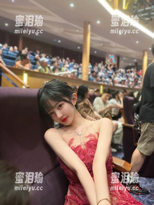 zztt 向zztt21大喊:“资源在哪儿?我需要一份新鲜的瓜!”