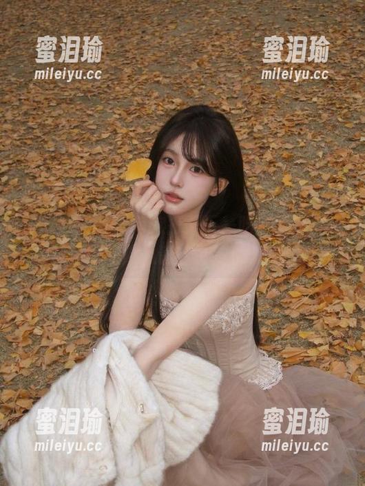 每次打开五一吃瓜网首页，朝阳群众的热心评论总让我忍俊不禁。