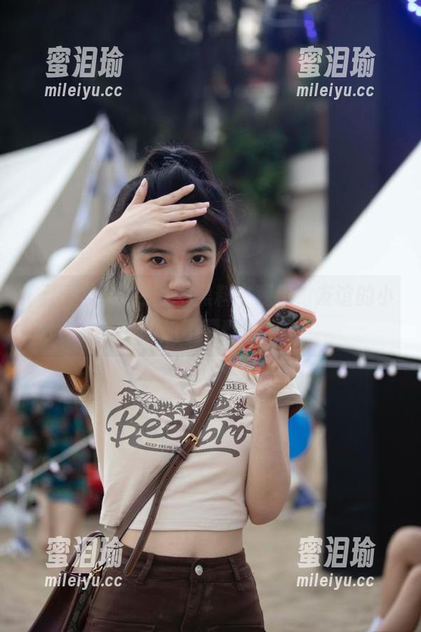 五一黑料 在五一黑料中观看,友谊的小船不要翻!