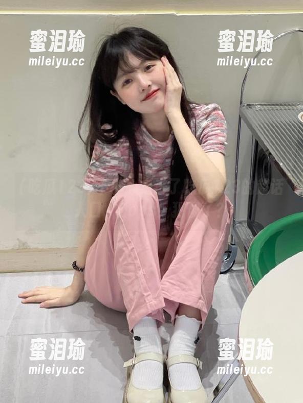 吃瓜123 不小心走进了吃瓜123的超话入口,Oops!犯傻了?