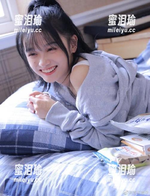 吃瓜17 每次刷网页,看见吃瓜17的爆料都忍不住想说点啥。