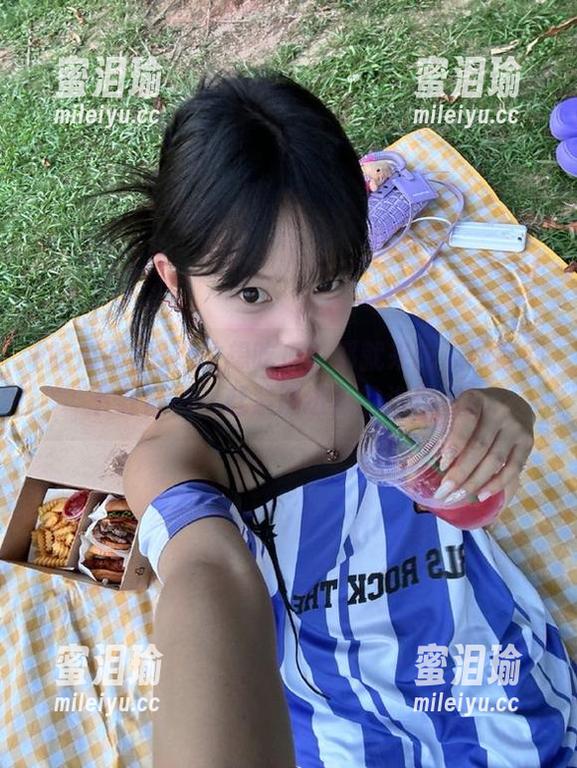 吃瓜网 忍不住想吃瓜?那就来吃瓜网官网下载链接,赶紧跳进瓜的海洋吧!