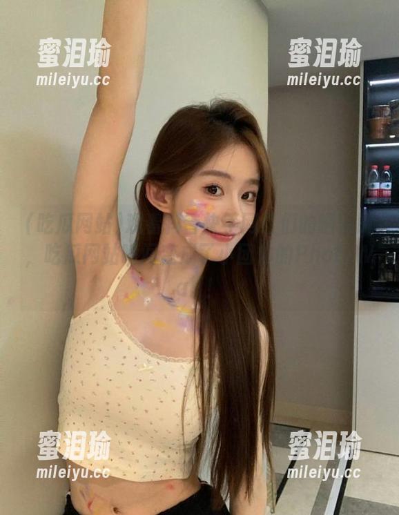 吃瓜网站 观看抖音快手网红们的晒照时,吃瓜网站瞬间变成了小团体的PhotoWall!