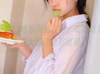 吃瓜网站官网，在线吃瓜途中，反差大到让我眼镜掉了！