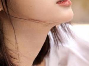 吃瓜网站苹果版今日热门不小心戳了我的敏感点…