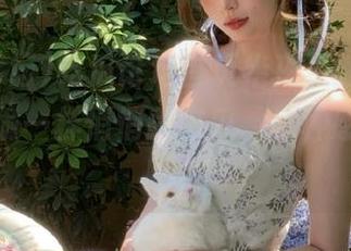 吃瓜论坛首页半夜更新，我就像个小偷一样悄悄跑来瓜，这种感觉，妙啊！