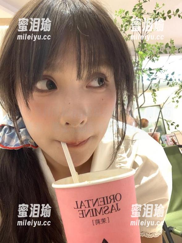 cgg吃瓜黑料网：最新黑历史来袭，明星们的旧闻再也藏不住了。