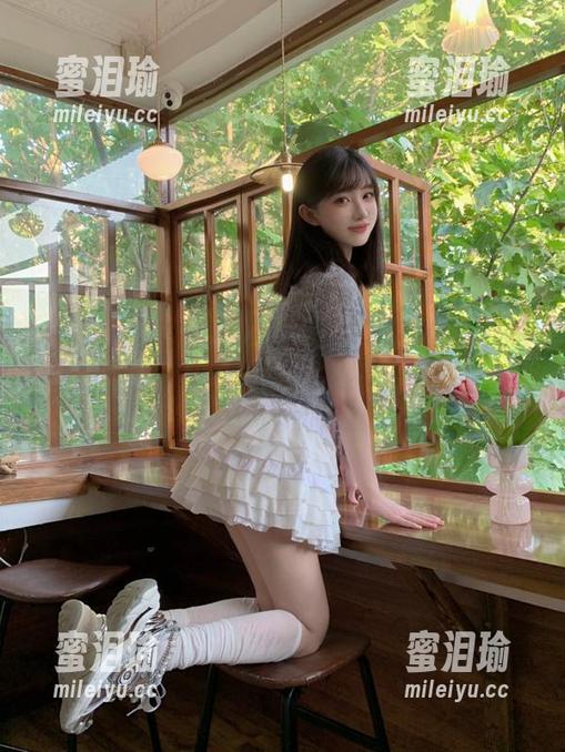 吾爱吃瓜 吾爱吃瓜——下载了这款网爆料神器,瞬间成了八卦小达人!