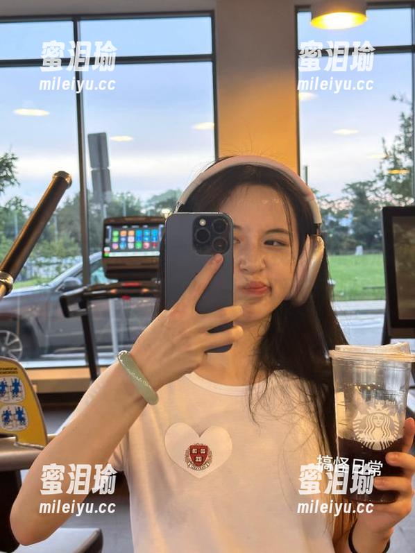当国产吃瓜发布视频，喂我瓜的同时还能撩到我，是忽然开窍了吗？