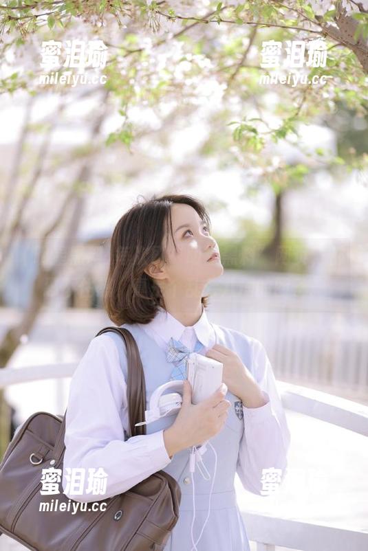 明星黑料 每次刷“明星黑料”网页,都忍不住想,真是个乱七八糟的圈子。