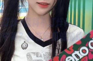 黑料不打烊网站，刷久了会不会中毒？我在吃瓜的边缘试探！