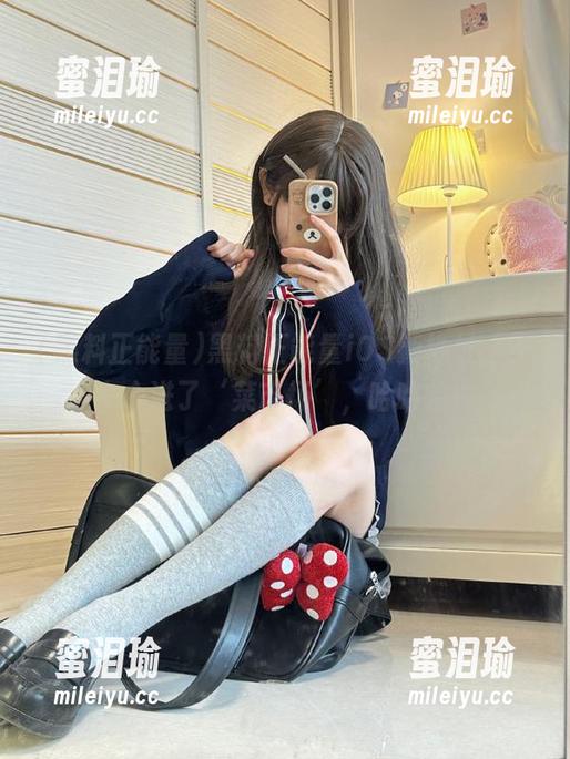 黑料正能量 黑料正能量iOS新地址,不小心进了‘菜市场’,哈哈哈!