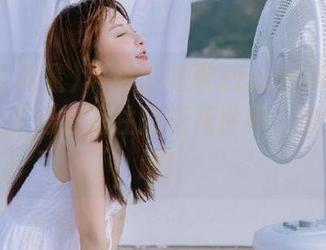 黑料正能量zzzttt苹果版：传送门直通被遮住的花花世界，快来凑热闹！