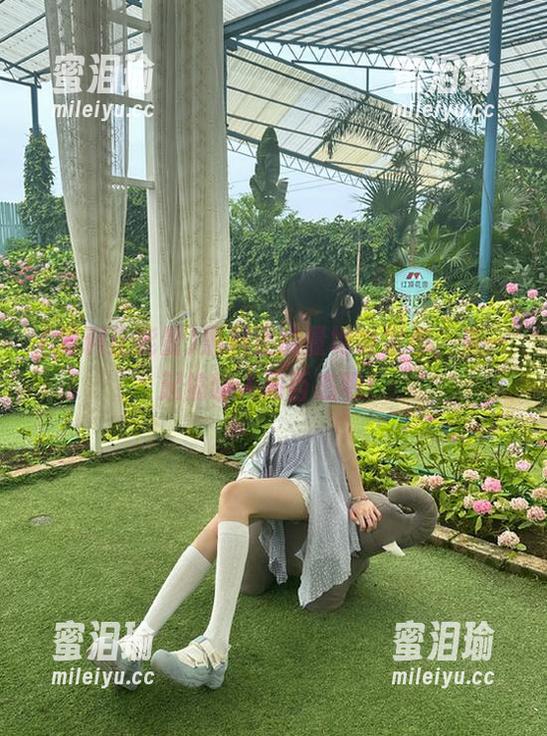 黑料正能量地址发布，来一起偷瞄人间百态吧！