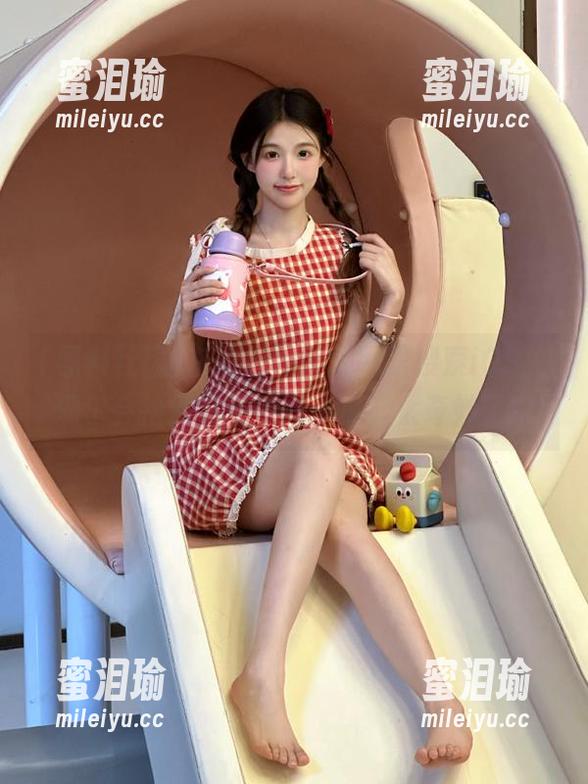 黑料社区 在黑料社区官网里搜索iOS,偶尔会捡到几颗冷门小瓜,太奇妙了!
