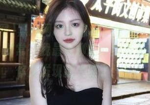 黑料网地址像极了我人生的一个幽灵，时常在我最无聊的时刻恭喜我：“你又发现新大路了！”