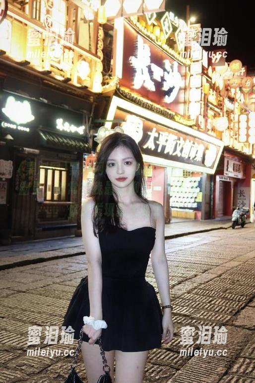 黑料网地址像极了我人生的一个幽灵，时常在我最无聊的时刻恭喜我：“你又发现新大路了！”