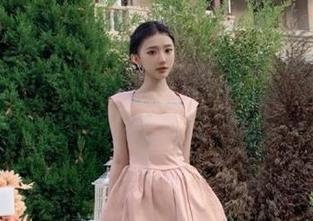 下载www.黑料网后，注意！你可能会意外获得吃瓜菜鸟的称号哦！