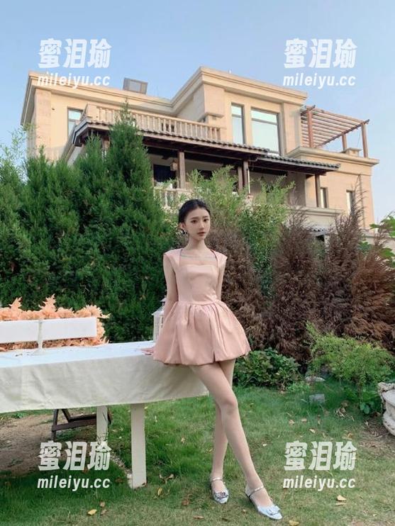 黑料网 下载www.黑料网后,注意!你可能会意外获得吃瓜菜鸟的称号哦!